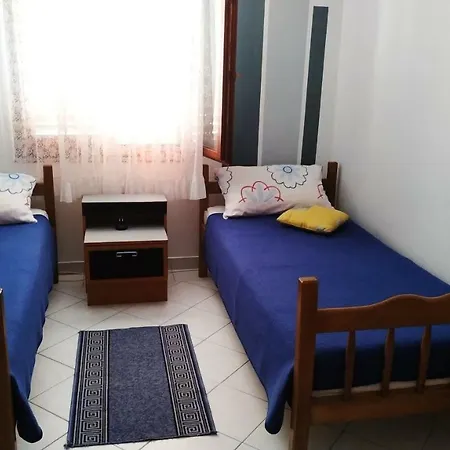 Apartman Maja *